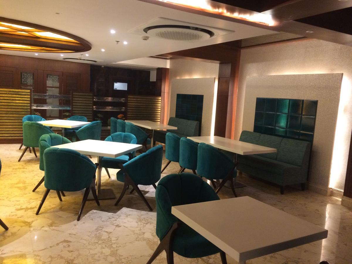 Hotel Varanasi Inn Eksteriør billede